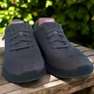 Kizik Unisex Gray Lima Hands Free Athletic Sneakers Mens 10.5 Womens 12